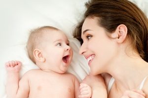 母親から赤ちゃんに虫歯がうつる！？