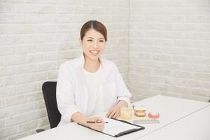 美人歯科医師の紹介 - ワイヤー矯正・小児矯正編