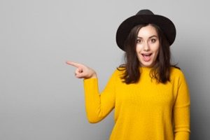 セラミック矯正は高い?けど安く受ける方法もある!?